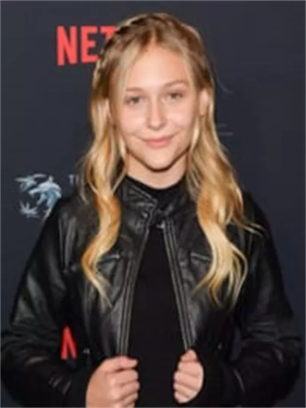 Alyvia Alyn Lind