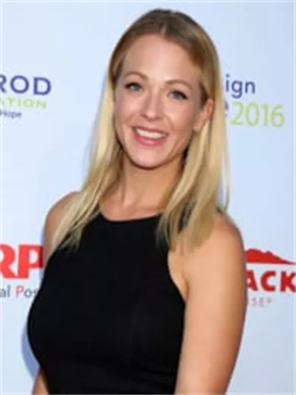 Amanda Clayton