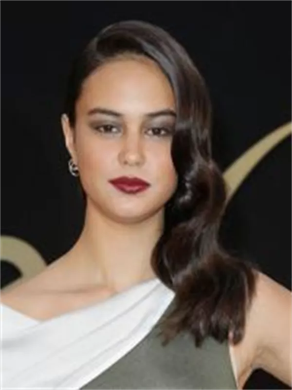 Courtney Eaton