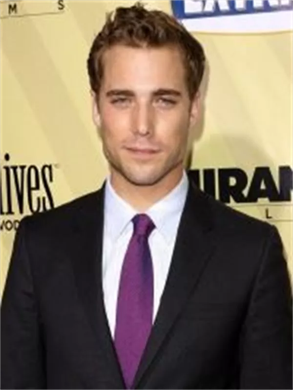 Dustin Milligan