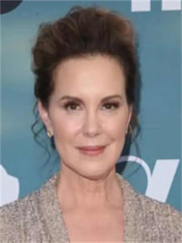 Elizabeth Perkins