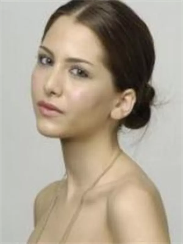 Ezgi Asaroğlu