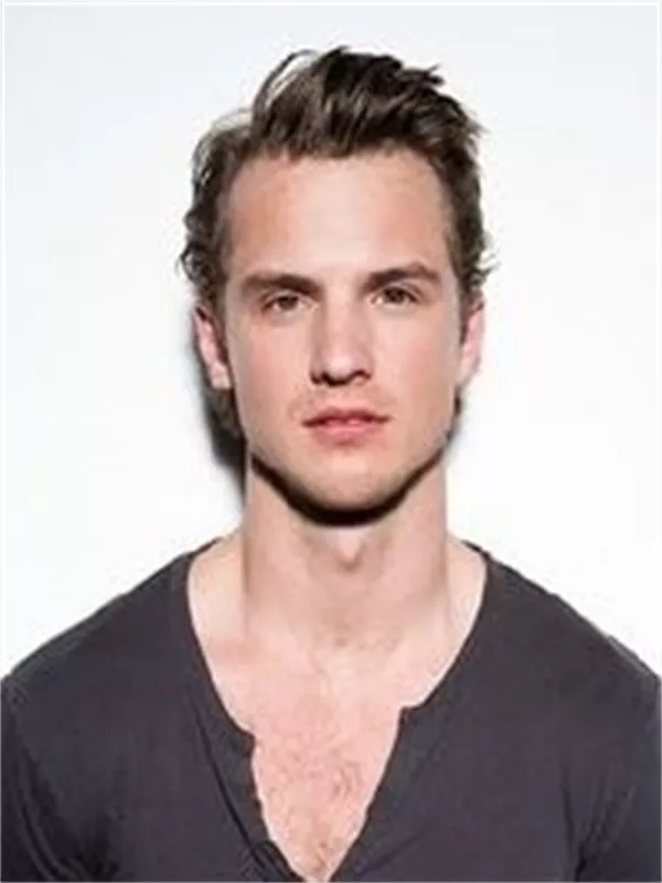 Freddie Stroma