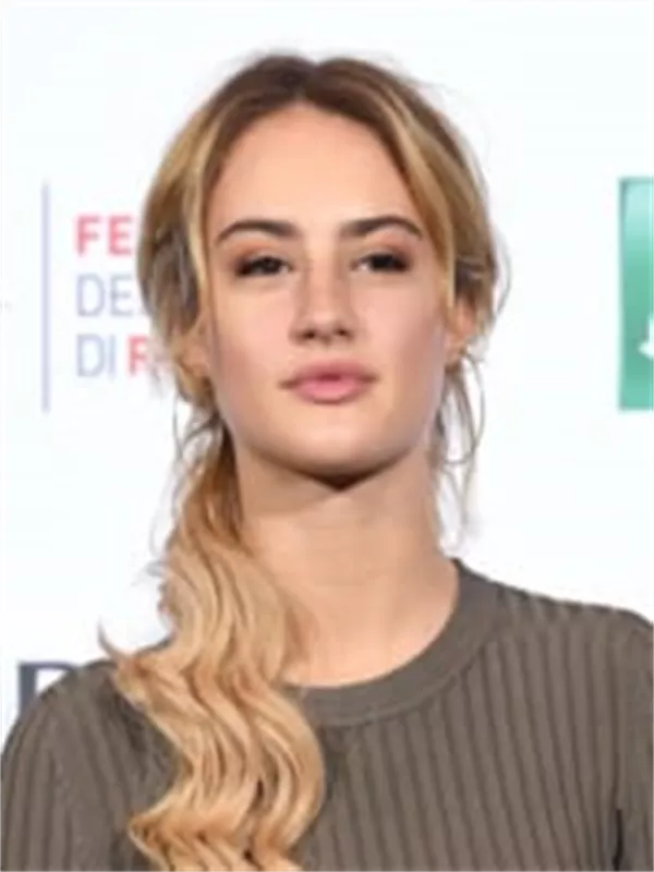 Grace Van Patten