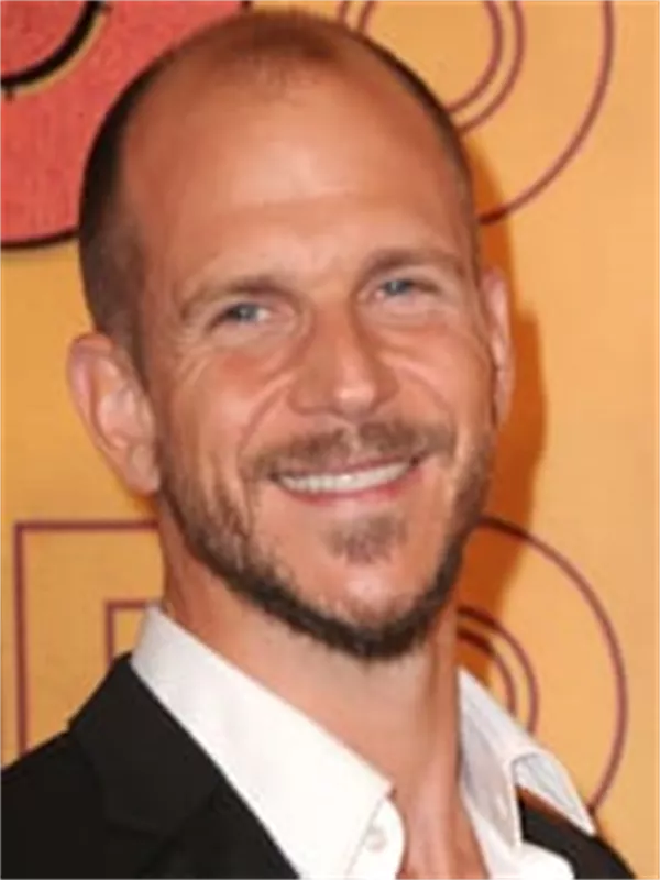 Gustaf Skarsgard