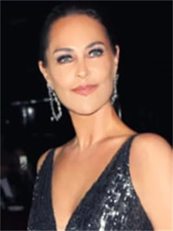 Hülya Avşar