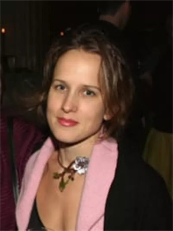 Jennifer Dundas
