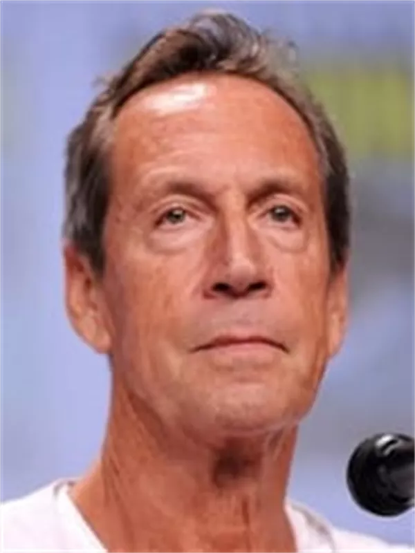 Jonathan Hyde