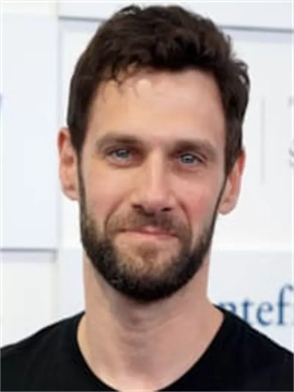Justin Bartha
