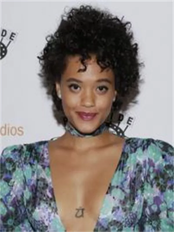 Kiersey Clemons