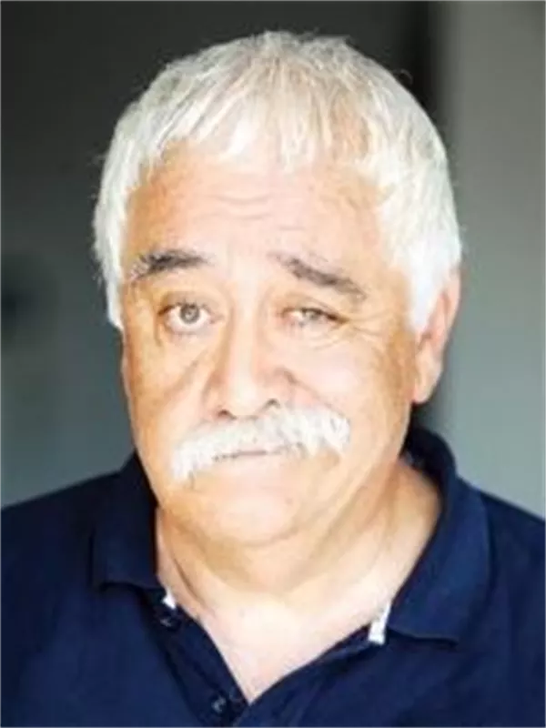 Levent Kırca