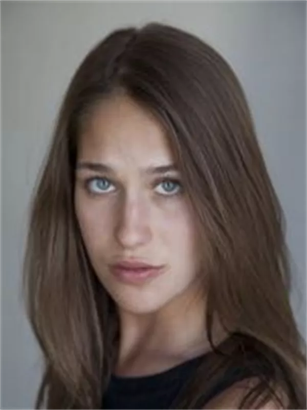 Lola Kirke