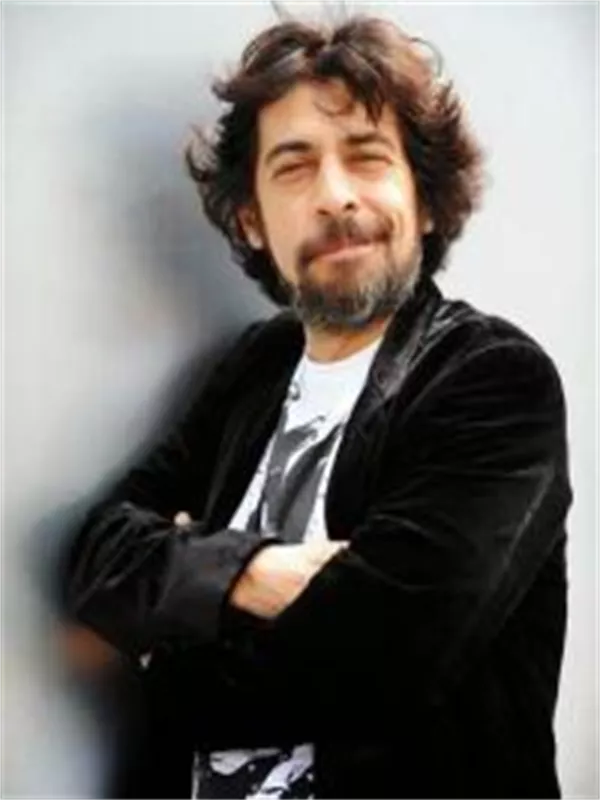 Okan Bayülgen