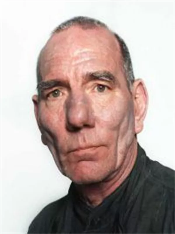 Pete Postlethwaite