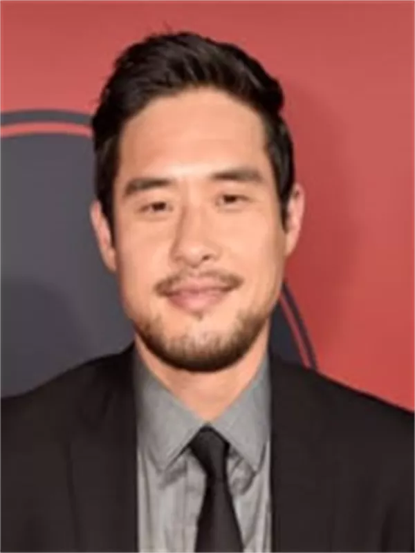 Raymond Lee
