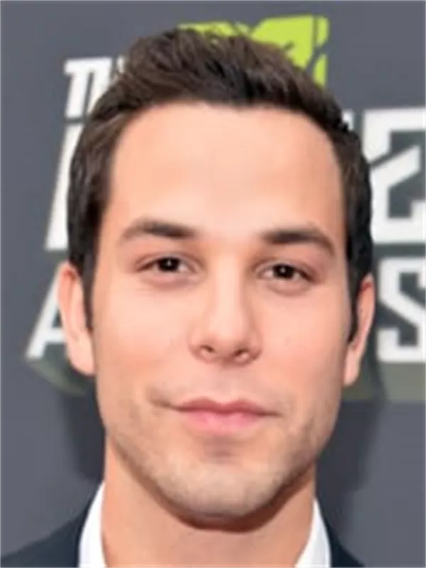 Skylar Astin