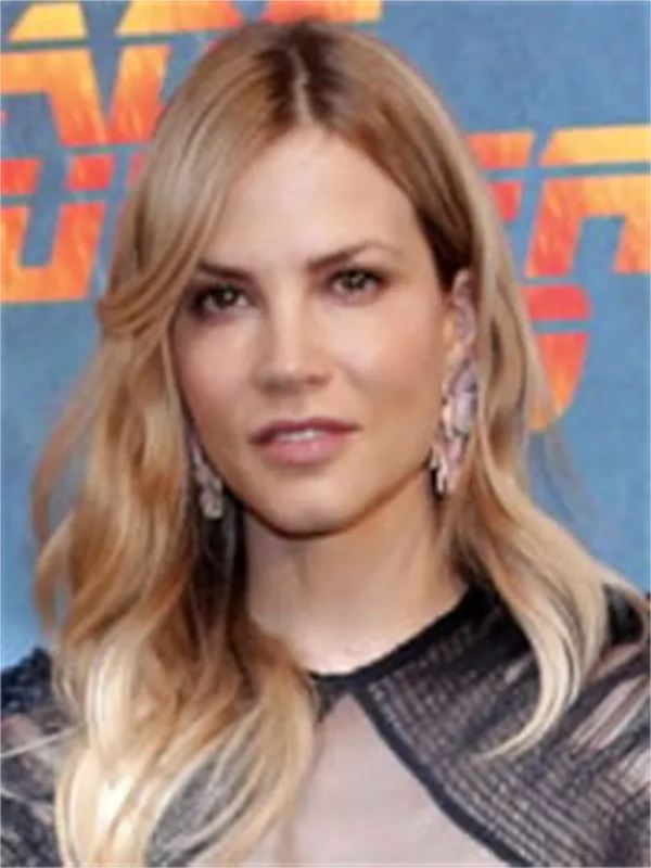 Sylvia Hoeks