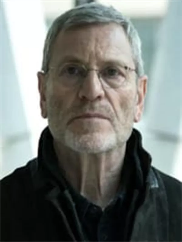 Tcheky Karyo